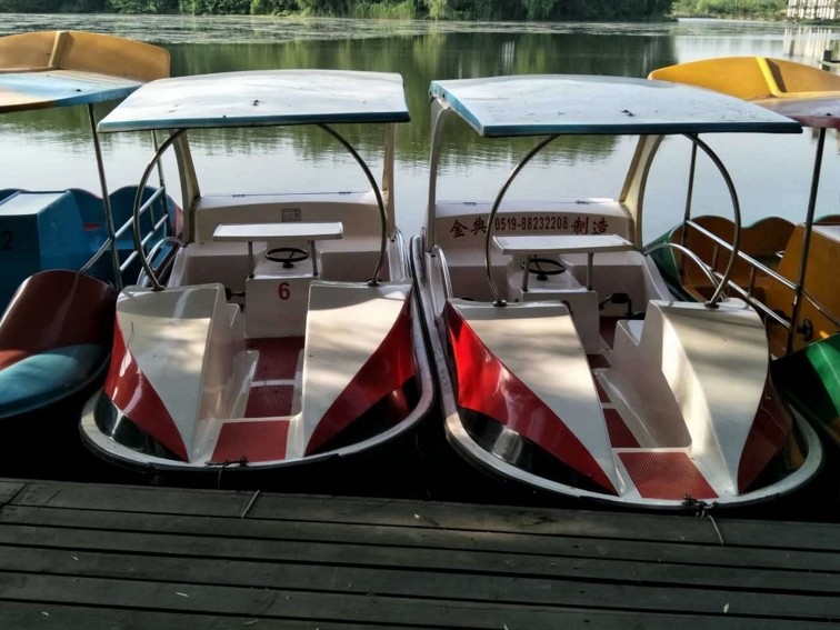 4人風(fēng)神自排水腳踏船